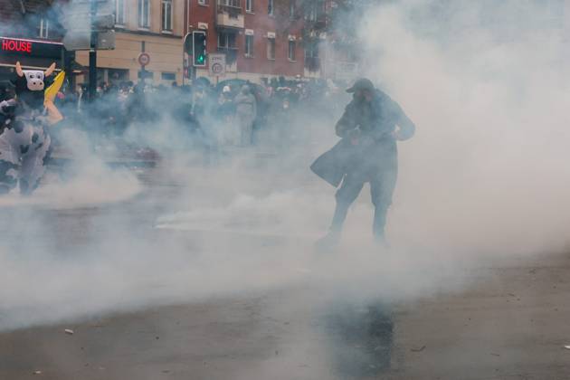 Protest, Act 2: PHOTOPQR, VOIX DU NORD, Thierry Thorel, October 24, 2026. Lille, October 24, 2026. Protest in the streets of the capital of Flanders, Act 2: Here, a clash between protesters and CRS officers. Photo by Thierry Thorel, La Voix du Nord, France, Oct. 24, 2026. Another day of protests this Saturday, and amid fears of renewed violence and looting, restrictions on freedom of movement and assembly have multiplied, drawing sharp criticism from civil liberties groups. Hauts-de-France, France  Copyright: xPHOTOPQR VOIXxDUxNORD MAXPPPxThierryxThorelx 20261024VDN7836 20261024VDN7836