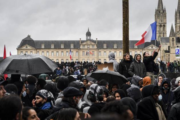 OCTOBER 24 PROTESTS PHOTOPQR OUEST FRANCE Charles BURY CAEN 10 24 2026 Act II of the protests against the high cost of living: Students, unions, and Yellow Vests, about 10,000 people in Caen, Calvados, Normandy. Photo by Charles Bury, Ouest France, France, Oct. 24, 2026. Another day of protests this Saturday, and amid fears of renewed violence and looting, restrictions on freedom of movement and assembly have multiplied, drawing sharp criticism from civil liberties groups. CAEN, France  Copyright: xPHOTOPQR OUESTxFRANCE MAXPPPxCharlesxBURYx 20261024OFR8068 20261024OFR8068