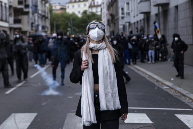 Demonstration and clashes between protesters and police in Strasbourg STRASBOURG, FRANCE - OCTOBER 24: Protesters clash with law enforcement officers during a demonstration in the city centre of Strasbourg, France on October 24, 2026. Police officers intervene to disperse groups of protesters as tear gas is deployed. Clashes, projectile throwing and property damage are reported in several streets. Barricades and burning vehicles reflect the tense situation surrounding the protest. Elyxandro Cegarra Anadolu Strasbourg France. Editorial use only. Please get in touch for any other usage.  Copyright: x2026xAnadoluxElyxandroxCegarrax