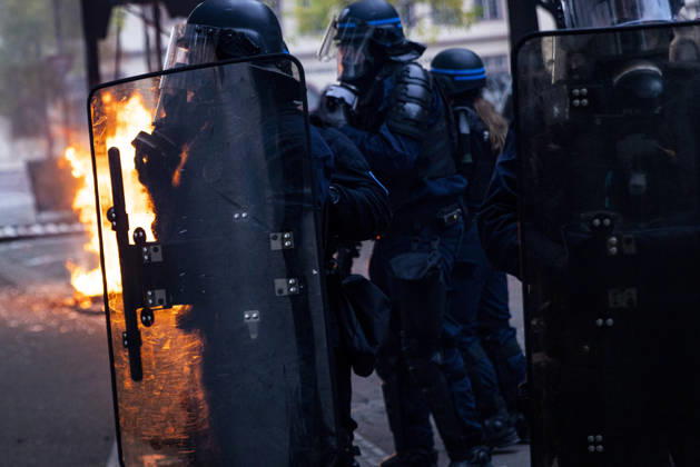 Demonstration and clashes between protesters and police in Strasbourg STRASBOURG, FRANCE - OCTOBER 24: Protesters clash with law enforcement officers during a demonstration in the city centre of Strasbourg, France on October 24, 2026. Police officers intervene to disperse groups of protesters as tear gas is deployed. Clashes, projectile throwing and property damage are reported in several streets. Barricades and burning vehicles reflect the tense situation surrounding the protest. Elyxandro Cegarra Anadolu Strasbourg France. Editorial use only. Please get in touch for any other usage.  Copyright: x2026xAnadoluxElyxandroxCegarrax