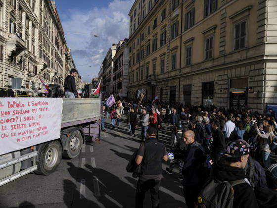 Rome Anti-War Demonstration Rome, Italy, October 24, 2026. Demonstrators take part in an anti-war march, under the slogan Fuori l™Italia dalla guerra (Keep Italy Out of the War). Protesters, opposing Italy™s involvement in wars, military rearmament and the Italian government™s policies. Rome Italy Copyright: xWWW.ANDREACALANDRA.COMx