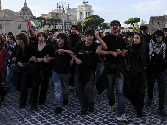 Rome Anti-War Demonstration Rome, Italy, October 24, 2026. Demonstrators take part in an anti-war march, under the slogan Fuori l™Italia dalla guerra (Keep Italy Out of the War). Protesters, opposing Italy™s involvement in wars, military rearmament and the Italian government™s policies. Rome Italy Copyright: xWWW.ANDREACALANDRA.COMx