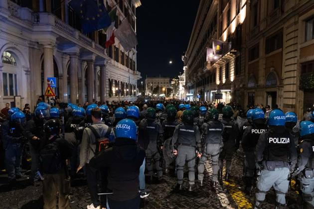IPA90124676 - Protest Against Rising Living Costs: Rome, October 24, 2026 March Organized by the October 17 Movement  Copyright: xMatteoxNardonex xMatteoxNardonex IPA90124676