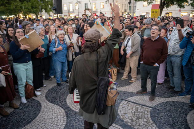 October 24, 2026, Lisbon, Lisbon, Portugal: Demonstrators take part in a protest organized by the Acampada de Lisboa housing movement, demanding affordable housing, limits on rising rents and an end to property speculation. The march takes place in central Lisbon, from Marques de Pombal to Rossio Square, following recent police removal of protest tents and the detention of 55 demonstrators during housing protests in the Portuguese capital. Lisbon Portugal - ZUMAr238 20261024_zip_r238_087 Copyright: xRicardoxRochax