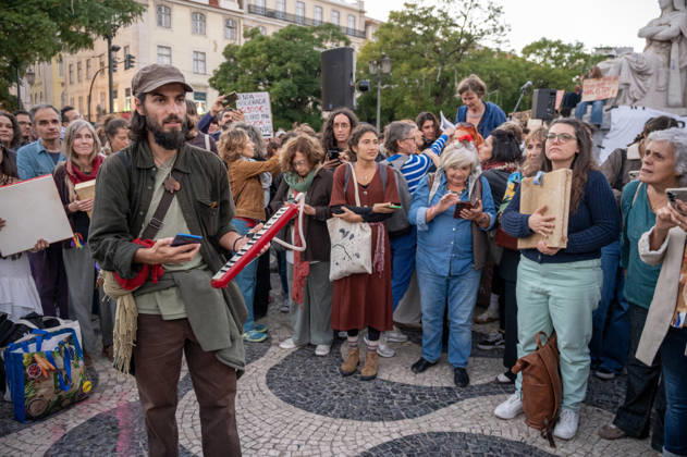 October 24, 2026, Lisbon, Lisbon, Portugal: Demonstrators take part in a protest organized by the Acampada de Lisboa housing movement, demanding affordable housing, limits on rising rents and an end to property speculation. The march takes place in central Lisbon, from Marques de Pombal to Rossio Square, following recent police removal of protest tents and the detention of 55 demonstrators during housing protests in the Portuguese capital. Lisbon Portugal  - ZUMAr238 20261024_zip_r238_042 Copyright: xRicardoxRochax