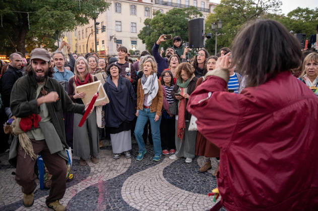 October 24, 2026, Lisbon, Lisbon, Portugal: Demonstrators take part in a protest organized by the Acampada de Lisboa housing movement, demanding affordable housing, limits on rising rents and an end to property speculation. The march takes place in central Lisbon, from Marques de Pombal to Rossio Square, following recent police removal of protest tents and the detention of 55 demonstrators during housing protests in the Portuguese capital. Lisbon Portugal - ZUMAr238 20261024_zip_r238_075 Copyright: xRicardoxRochax