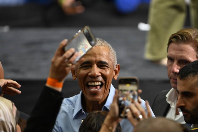 Former United States President Barack Obama greets supporters after speaking at a Democratic candidates rally at Cass Technical High School in Detroit, Michigan, USA on Saturday, October 24, 2026. Winning US Senate and US House races in the swing state of Michigan is central to Democratic hopes to wrest power in both chambers of the US Congress from the Republicans. Copyright: xKylexMazzax xCNPx MediaPunchx