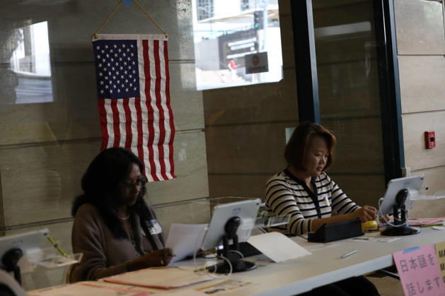 Early in-person voting opens in Los Angeles ahead of US Midterm Elections LOS ANGELES, CALIFORNIA - OCTOBER 24: County election workers prepare to assist voters on the first day of early in-person voting ahead of the 2026 U.S. midterm elections in Los Angeles, California, United States on October 24, 2026. Vote centers opened to allow residents to cast ballots before Election Day. Grace Hie Yoon Anadolu Los angeles United States. Editorial use only. Please get in touch for any other usage.  Copyright: x2026xAnadoluxGracexHiexYoonx