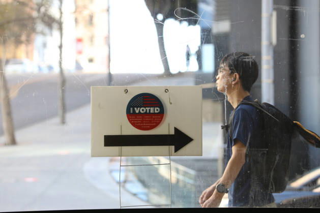 Early in-person voting opens in Los Angeles ahead of US Midterm Elections LOS ANGELES, CALIFORNIA - OCTOBER 24: Early in-person voting gets underway across Los Angeles ahead of the US midterm elections, on October 24, 2026 in Los Angeles, California, United States. Vote centers opened to allow residents to cast ballots before Election Day. Grace Hie Yoon Anadolu Los angeles United States. Editorial use only. Please get in touch for any other usage.  Copyright: x2026xAnadoluxGracexHiexYoonx