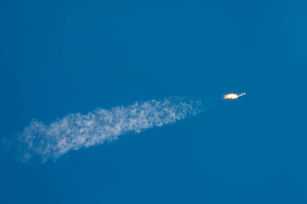 WENCHANG, CHINA - OCTOBER 25: A Long March-8A carrier rocket carrying the 28th group of low-orbit internet satellites blasts off from the Hainan Commercial Spacecraft Launch Site on October 25, 2026 in Wenchang, Hainan Province of China. The rocket lifted off at 10:03 a.m. (Beijing Time) from the Hainan commercial spacecraft launch site. The payloads, the 28th group of low-orbit internet satellites, entered the designated orbit.  Copyright: xChinaxNewsxServicex 111676942889