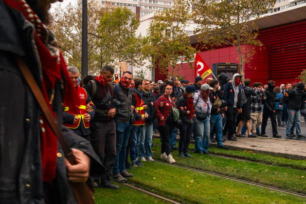 Yellow Vests Protest Act II - Paris Trade union members (CGT) carry flags and banners during a demonstration against the rising cost of living in Paris, France, on October 24, 2026. The march, from Porte d’Italie to Porte de Vincennes, brings together protesters calling for higher wages, stronger public services and measures addressing the demands of school and university students. Photo by Jules Bernard ABACAPRESS.COM Paris Île-de-France France  Copyright: xBernardxJules ABACAx