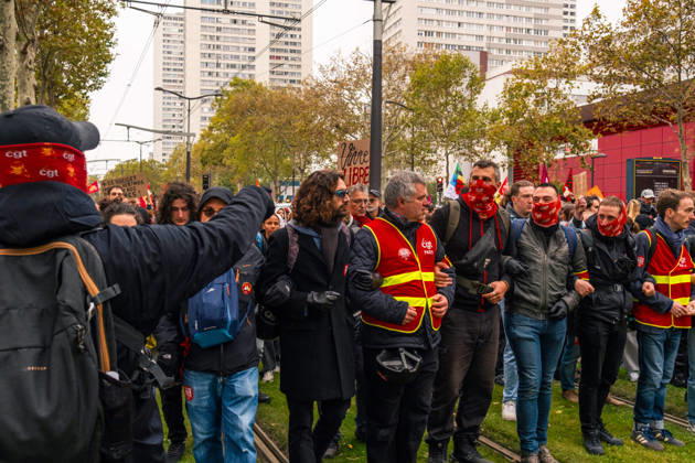 Yellow Vests Protest Act II - Paris Trade union members (CGT) carry flags and banners during a demonstration against the rising cost of living in Paris, France, on October 24, 2026. The march, from Porte d’Italie to Porte de Vincennes, brings together protesters calling for higher wages, stronger public services and measures addressing the demands of school and university students. Photo by Jules Bernard ABACAPRESS.COM Paris Île-de-France France  Copyright: xBernardxJules ABACAx