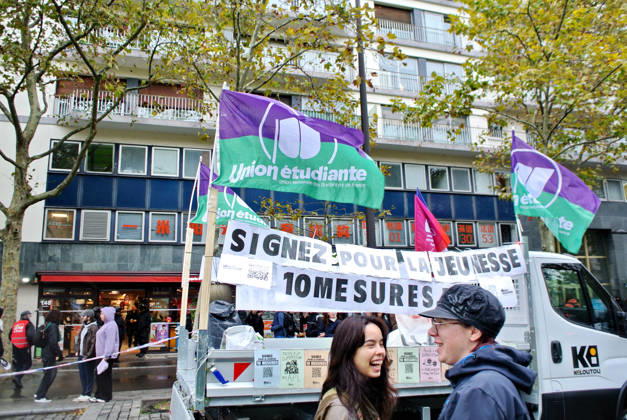 Yellow Vests Protest Act II - Paris Demonstration in favor of purchasing power, the protection of public services, and fiscal and social justice, as part of a nationwide call for mobilisation bringing together former members of the Yellow Vest movement, labor unions, high school and university students. in Paris on October 24, 2026. Photo by Karim Ait Adjedjou ABACAPRESS.COM Paris France  Copyright: xAitxAdjedjouxKarim ABACAx