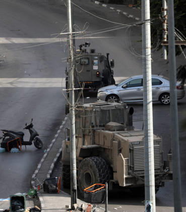 Israeli forces siege of Hebron in the West Bank continues for a third day HEBRON, WEST BANK, PALESTINE - OCTOBER 25: Israeli military operations continue for a third day where Israeli soldiers raid numerous homes and prevent members of the press from covering the operations in Hebron, West Bank, Palestine, on October 25, 2026. Mamoun Wazwaz Anadolu Hebron West Bank. Editorial use only. Please get in touch for any other usage.  Copyright: x2026xAnadoluxMamounxWazwazx
