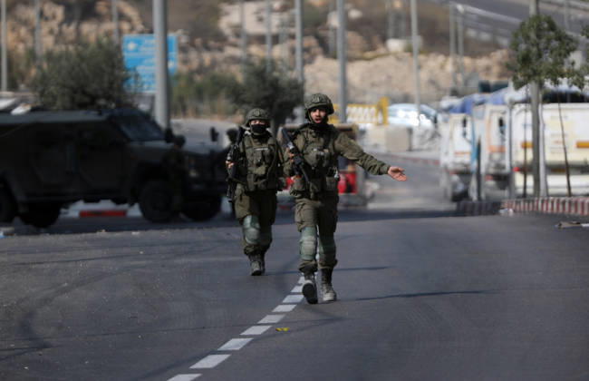 Israeli forces siege of Hebron in the West Bank continues for a third day HEBRON, WEST BANK, PALESTINE - OCTOBER 25: Israeli military operations continue for a third day where Israeli soldiers raid numerous homes and prevent members of the press from covering the operations in Hebron, West Bank, Palestine, on October 25, 2026. Mamoun Wazwaz Anadolu Hebron West Bank. Editorial use only. Please get in touch for any other usage.  Copyright: x2026xAnadoluxMamounxWazwazx