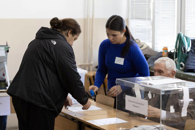 Presidential elections in Bulgaria SOFIA, BULGARIA - OCTOBER 25: Voters cast their ballots at a polling station during Bulgaria s presidential election in Sofia, Bulgaria, on October 25, 2026. A total of 27 presidential and vice-presidential candidate pairs are participating in the election. Hristo Vladev Anadolu Sofia Bulgaria. Editorial use only. Please get in touch for any other usage.  Copyright: x2026xAnadoluxHristoxVladevx