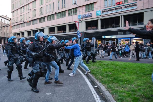 Clashes in Bologna BOLOGNA, ITALY - OCTOBER 24, 2026: Thousands of people gathered spontaneously in Piazza del Nettuno before setting off in a march through the city centre. Clashes broke out along Via Marconi. Several people were injured, and a young man lost consciousness after being tackled by police. A police water cannon was also used from behind the protesters and hit the ambulance that was assisting the unconscious man. In protest, demonstrators sat down in front of the police line, which, after several minutes, decided to disband its wall of shields. Bologna Italy Copyright: x xLorenzoxPasinix xJNAxPressx