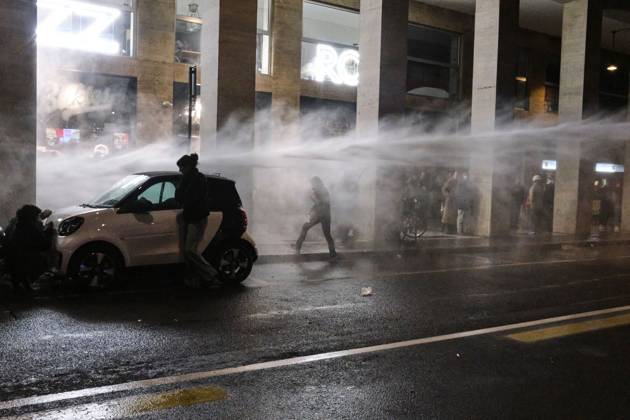 Clashes in Bologna BOLOGNA, ITALY - OCTOBER 24, 2026: Thousands of people gathered spontaneously in Piazza del Nettuno before setting off in a march through the city centre. Clashes broke out along Via Marconi. Several people were injured, and a young man lost consciousness after being tackled by police. A police water cannon was also used from behind the protesters and hit the ambulance that was assisting the unconscious man. In protest, demonstrators sat down in front of the police line, which, after several minutes, decided to disband its wall of shields. Bologna Italy Copyright: x xLorenzoxPasinix xJNAxPressx