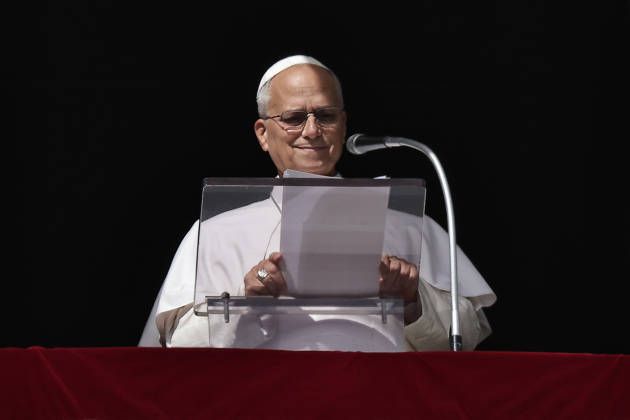 October 25, 2026. Vatican City - POPE LEO XIV delivers Angelus prayer in St. Peter s Square at the Vatican.. EvandroInetti_via ZUMA Wire Vatican City State - ZUMAi15_ 20261025_zaf_i15_009 Copyright: xEvandroxInettix