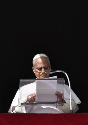 October 25, 2026. Vatican City - POPE LEO XIV delivers Angelus prayer in St. Peter s Square at the Vatican.. EvandroInetti_via ZUMA Wire Vatican City State - ZUMAi15_ 20261025_zaf_i15_011 Copyright: xEvandroxInettix