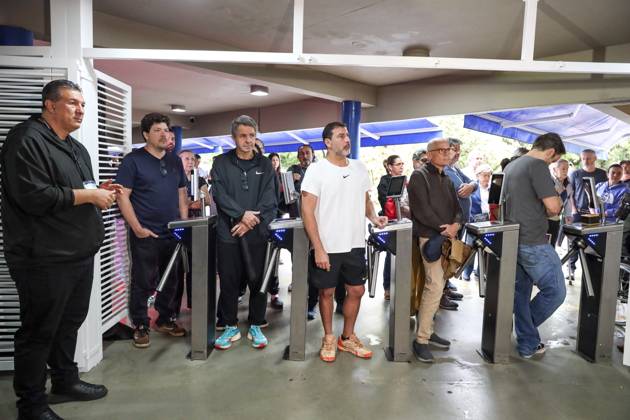 Sao Paulo governor Tarcisio de Freitas votes at the Miguel de Cervantes school. Voters arrive to vote for the election of the President of the Republic, at the Miguel de Cervantes school, in the Morumbi neighborhood, southern region of Sao Paulo, this Sunday, October 25, 2026. Sao Paulo Sao Paulo Brasil Copyright: xMarinaxUezimax
