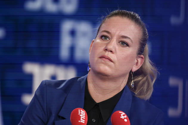 Mathilde Panot on Franc Jeu - Paris French deputy and President of La France Insoumise (LFI) parliamentary group Mathilde Panot poses for pictures for Franc Jeu on France 2 channel in Paris, France on October 25, 2026. Photo by Stephane Le Tellec ABACAPRESS.COM Paris France Copyright: xLexTellecxStephane ABACAx