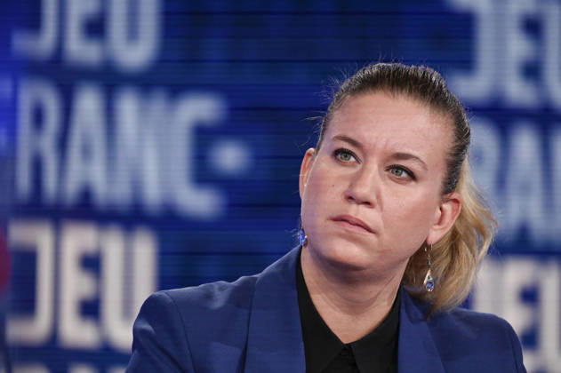 Mathilde Panot on Franc Jeu - Paris French deputy and President of La France Insoumise (LFI) parliamentary group Mathilde Panot poses for pictures for Franc Jeu on France 2 channel in Paris, France on October 25, 2026. Photo by Stephane Le Tellec ABACAPRESS.COM Paris France Copyright: xLexTellecxStephane ABACAx