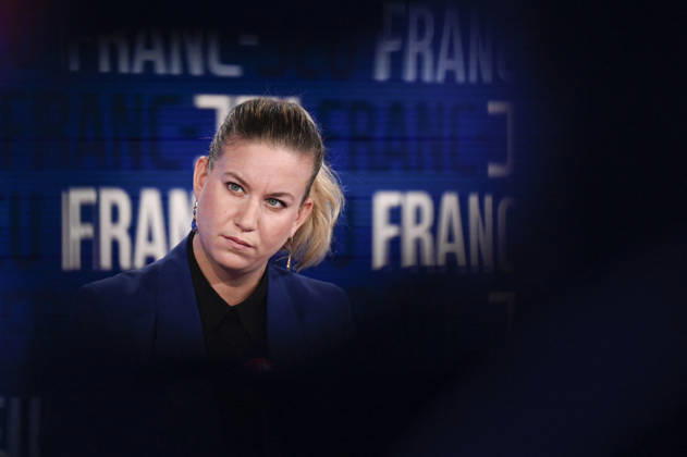 Mathilde Panot on Franc Jeu - Paris French deputy and President of La France Insoumise (LFI) parliamentary group Mathilde Panot poses for pictures for Franc Jeu on France 2 channel in Paris, France on October 25, 2026. Photo by Stephane Le Tellec ABACAPRESS.COM Paris France Copyright: xLexTellecxStephane ABACAx