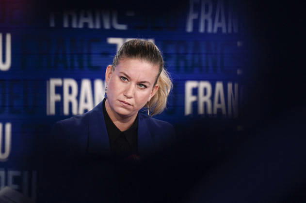 Mathilde Panot on Franc Jeu - Paris French deputy and President of La France Insoumise (LFI) parliamentary group Mathilde Panot poses for pictures for Franc Jeu on France 2 channel in Paris, France on October 25, 2026. Photo by Stephane Le Tellec ABACAPRESS.COM Paris France Copyright: xLexTellecxStephane ABACAx