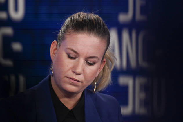 Mathilde Panot on Franc Jeu - Paris French deputy and President of La France Insoumise (LFI) parliamentary group Mathilde Panot poses for pictures for Franc Jeu on France 2 channel in Paris, France on October 25, 2026. Photo by Stephane Le Tellec ABACAPRESS.COM Paris France Copyright: xLexTellecxStephane ABACAx