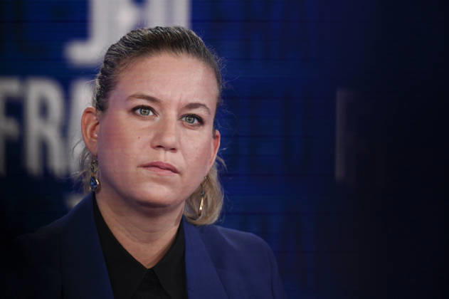 Mathilde Panot on Franc Jeu - Paris French deputy and President of La France Insoumise (LFI) parliamentary group Mathilde Panot poses for pictures for Franc Jeu on France 2 channel in Paris, France on October 25, 2026. Photo by Stephane Le Tellec ABACAPRESS.COM Paris France Copyright: xLexTellecxStephane ABACAx