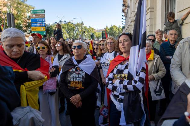 October 25, 2026, Madrid, Spain: Protesters wear T-shirts and carry signs in support of the autonomous city of Ceuta..Thousands of people in Madrid have rallied in support of the demands made by women from CeutaÃ¢â‚¬known locally as caballas Ã¢â‚¬who are calling for a return to normalcy in the autonomous city. Madrid Spain  - ZUMAs197 20261025_aaa_s197_116 Copyright: xDavidxCanalesx