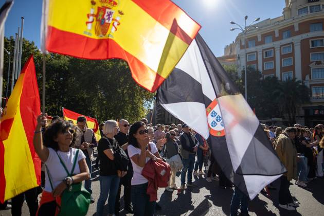 October 25, 2026, Madrid, Spain: Women wave flags of Spain and Ceuta..Thousands of people in Madrid have rallied in support of the demands made by women from CeutaÃ¢â‚¬known locally as caballas Ã¢â‚¬who are calling for a return to normalcy in the autonomous city. Madrid Spain  - ZUMAs197 20261025_aaa_s197_118 Copyright: xDavidxCanalesx