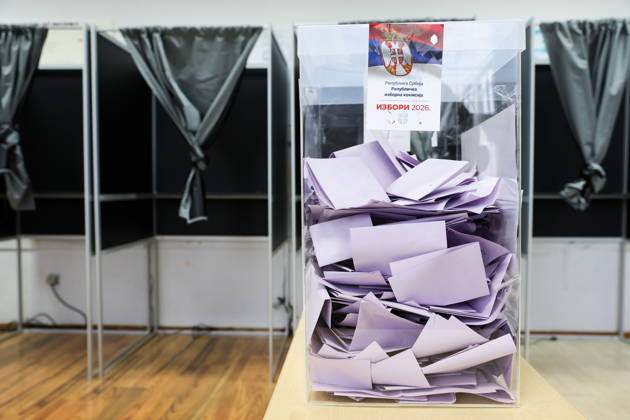 SERBIA, BELGRADE - OCTOBER 25, 2026: A ballot box is seen at a polling station during the 2026 Serbian parliamentary election. On 25 October, the Serbs went to the polls to elect members of the country s unicameral parliament, Narodna Skupshtina Belgrade Serbia  - ZUMAt113 20261025_zaa_t113_354 Copyright: xAlexanderxRyuminx