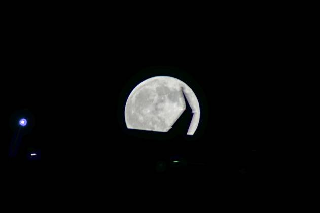 October 25, 2026, Washington D.C, United States of America: WASHINGTON, D.C., UNITED STATES - OCTOBER 25, 2026: Full Moon seen during the Full Hunter s Moon in Washington, D.C., United States. Washington D.C United States of America - ZUMAq101 20261025_zna_q101_292 Copyright: xArielxPeo±Ax