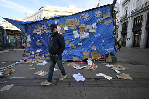 Tent protest at Sol Square in Madrid marks its first month MADRID, SPAIN - OCTOBER 26: A view of the area where Spaniards continue a tent protest at Sol Square, launched on September 26 to call on the central and regional governments to find solutions to the country s housing crisis, as the protest marks its first month in Madrid, Spain, on October 26, 2026. Burak Akbulut Anadolu Madrid Spain. Editorial use only. Please get in touch for any other usage. Copyright: x2026xAnadoluxBurakxAkbulutx