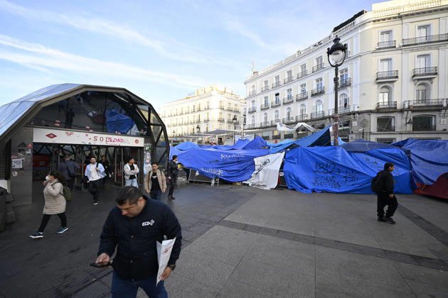 Tent protest at Sol Square in Madrid marks its first month MADRID, SPAIN - OCTOBER 26: A view of the area where Spaniards continue a tent protest at Sol Square, launched on September 26 to call on the central and regional governments to find solutions to the country s housing crisis, as the protest marks its first month in Madrid, Spain, on October 26, 2026. Burak Akbulut Anadolu Madrid Spain. Editorial use only. Please get in touch for any other usage. Copyright: x2026xAnadoluxBurakxAkbulutx