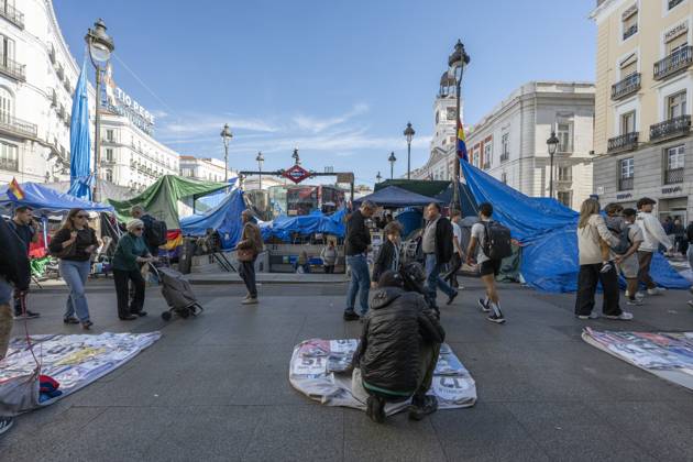 RECORD DATE NOT STATED Tent protest at Sol Square in Madrid marks its first monthl, Madrid, Spain – 26 Oct 2026 A view of the area where Spaniards continue a tent protest at Sol Square, launched on September 26 to call on the central and regional governments to find solutions to the country s housing crisis, as the protest marks its first month in Madrid, Spain Madrid Spain Copyright: xAtilanoxGarciax xSOPAxImagesx Atilano-Garcia-1461825