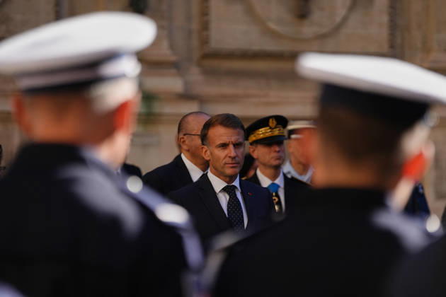 President Macron visits Marseille a Week After the Riots - France French President Emmanuel Macron meets with the police force at the prefecture in Marseille, France, Monday, October 26, 2026, during a visit to notice the return of republican order after the violence and looting that punctuated the citizen mobilization of October 17, 2026. Protests by high school students over learning conditions sparked a movement that has since spread nationwide, fuelled by broader anger over the rising cost of living. Photo by Aurelien Morissard Pool ABACAPRESS.COM Marseille France  Copyright: xMorissardxAurelien Pool ABACAx
