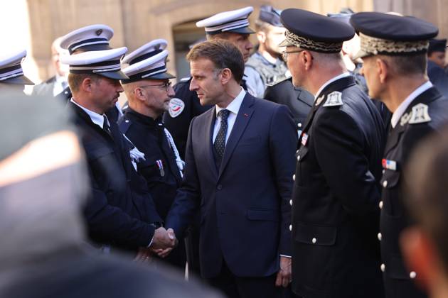 French President Emmanuel Macron Visits Marseille PHOTOPQR LA PROVENCE PHILIPPE LAURENSON MARSEILLE 10 26 2026 French President Emmanuel Macron visits Marseille following two Saturdays of demonstrations, including a chaotic October 17 in Marseille. The President met with law enforcement officers in the courtyard of the Prefecture. PHOTOS POOL French President Emmanuel Macron visits Marseille following two consecutive Saturdays of demonstrations, including chaotic scenes on October 17. MARSEILLE MARSEILLE France  Copyright: xPHOTOPQR LAxPROVENCE MAXPPPxPHILIPPExLAURENSONx 20261026PVL4315 20261026PVL4315