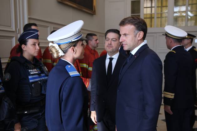 French President Emmanuel Macron Visits Marseille PHOTOPQR LA PROVENCE PHILIPPE LAURENSON MARSEILLE 10 26 2026 French President Emmanuel Macron visits Marseille following two Saturdays of demonstrations, including a chaotic October 17 in Marseille—here at City Hall, accompanied by Benoit Payan, mayor of Marseille. PHOTOS POOL French President Emmanuel Macron visits Marseille following two consecutive Saturdays of demonstrations, including chaotic scenes on October 17. MARSEILLE, MARSEILLE, France  Copyright: xPHOTOPQR LAxPROVENCE MAXPPPxPHILIPPExLAURENSONx 20261026PVL4321 20261026PVL4321