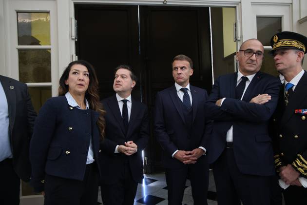 French President Emmanuel Macron Visits Marseille PHOTOPQR LA PROVENCE PHILIPPE LAURENSON MARSEILLE 10 26 2026 French President Emmanuel Macron visits Marseille following two Saturdays of demonstrations, including a chaotic October 17 in Marseille—here at City Hall, accompanied by Benoit Payan, mayor of Marseille. PHOTOS POOL French President Emmanuel Macron visits Marseille following two consecutive Saturdays of demonstrations, including chaotic scenes on October 17. MARSEILLE, MARSEILLE, France  Copyright: xPHOTOPQR LAxPROVENCE MAXPPPxPHILIPPExLAURENSONx 20261026PVL4332 20261026PVL4332
