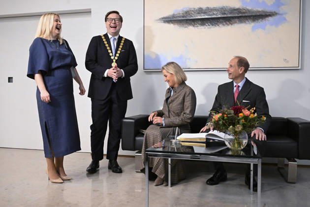LKS 20261026 Mayor of Helsinki Daniel Sazonov with wife Anita Westerholm (L) met with visiting Britain s Prince Edward, Duke of Edinburgh and Sophie Duchess of Edinburgh at the Helsinki City Hall in Finland on Monday, 26th Oct., 2026. Prince Edward and Duchess Sophie are in Finland between 26th and 28th October. - MIKKO STIG Helsinki Finland  Copyright: xMikkoxStigx qUF-fyG7mcU