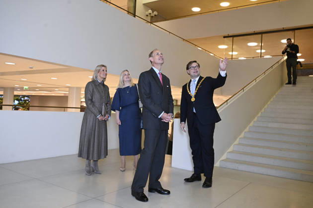Mayor of Helsinki Daniel Sazonov (R) with wife Anita Westerholm (3rd R) having a tour with visiting Britain s Prince Edward, Duke of Edinburgh and Sophie Duchess of Edinburgh at the Helsinki City Hall in Finland on Monday, 26th Oct., 2026. Prince Edward and Duchess Sophie are in Finland between 26th and 28th October. - MIKKO STIG Helsinki Finland  Copyright: xMikkoxStigx JvJUA2-UScg