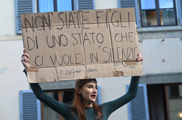 October 26, 2026, Florence, Italia, Italy: Students protest against the Minister of Education and his school policies, Florence, October 26, 2026 Florence Italy  - ZUMAa289 20261026_zia_a289_161 Copyright: xAleandroxBiagiantix xAgfx