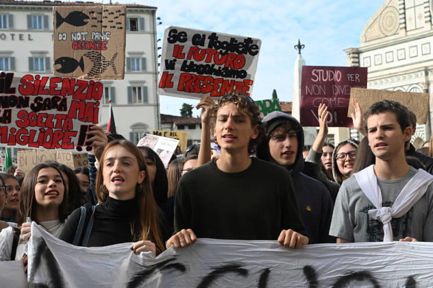 October 26, 2026, Florence, Italia, Italy: Students protest against the Minister of Education and his school policies, Florence, October 26, 2026 Florence Italy  - ZUMAa289 20261026_zia_a289_165 Copyright: xAleandroxBiagiantix xAgfx