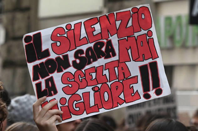 October 26, 2026, Florence, Italia, Italy: Students protest against the Minister of Education and his school policies, Florence, October 26, 2026 Florence Italy  - ZUMAa289 20261026_zia_a289_168 Copyright: xAleandroxBiagiantix xAgfx
