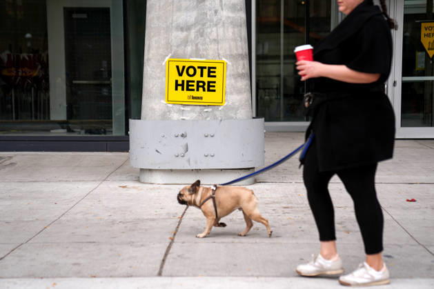 Toronto Municipal Election TORONTO, CANADA - OCTOBER 26 : A sign points the way to a polling station for the Toronto municipal election is seen in Toronto, Ontario on October 26, 2026. Mert Alper Dervis Anadolu Ontario Canada. Editorial use only. Please get in touch for any other usage.  Copyright: x2026xAnadoluxMertxAlperxDervisx