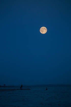 October 26, 2026, Aarhus, Region Midtjylland, Denmark: Full Moon (Hunter s Moon) rises over the sea as seen from Aarhus. Denmark. Aarhus Denmark  - ZUMAm204 20261026_zip_m204_004 Copyright: xAmitxMachamasix