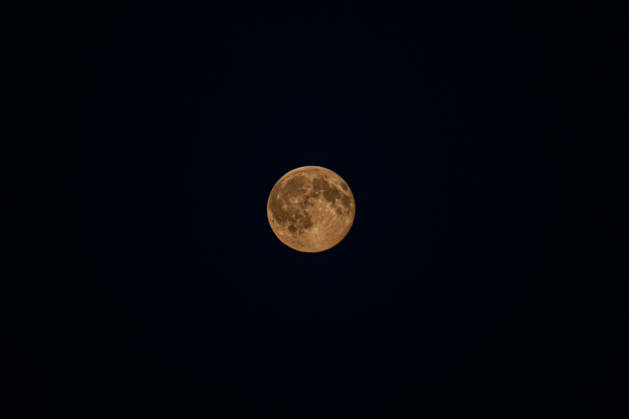 October 26, 2026, Aarhus, Region Midtjylland, Denmark: Full Moon (Hunter s Moon) rises over the sea as seen from Aarhus. Denmark. Aarhus Denmark  - ZUMAm204 20261026_zip_m204_008 Copyright: xAmitxMachamasix